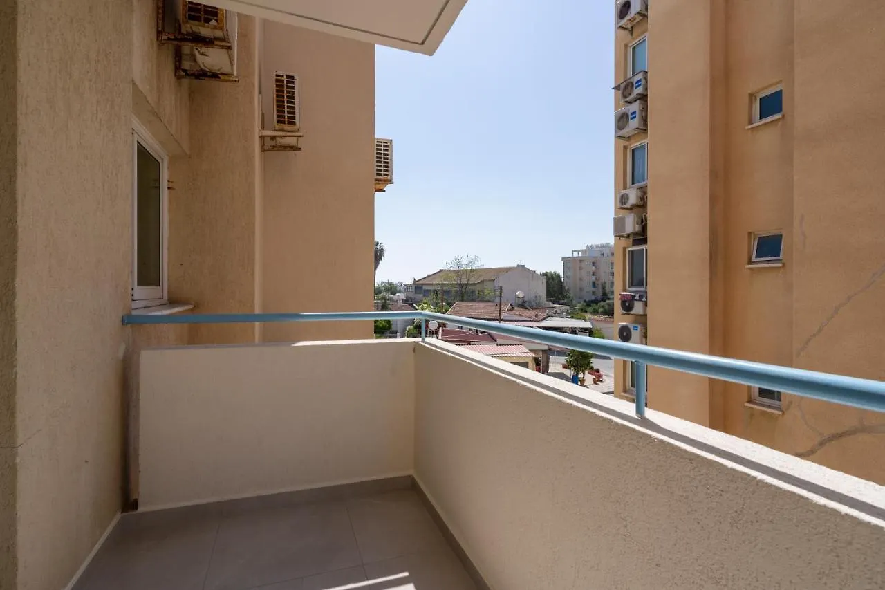 Apartament Andrea 3-Bedroom Apt In Mackenzie Larnaca