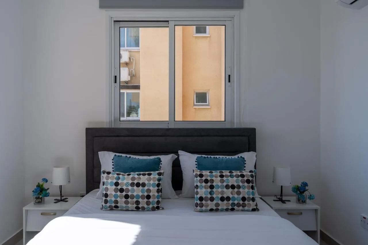 Apartament Andrea 3-Bedroom Apt In Mackenzie Larnaca